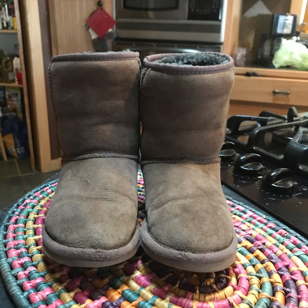 UGG kids size 4